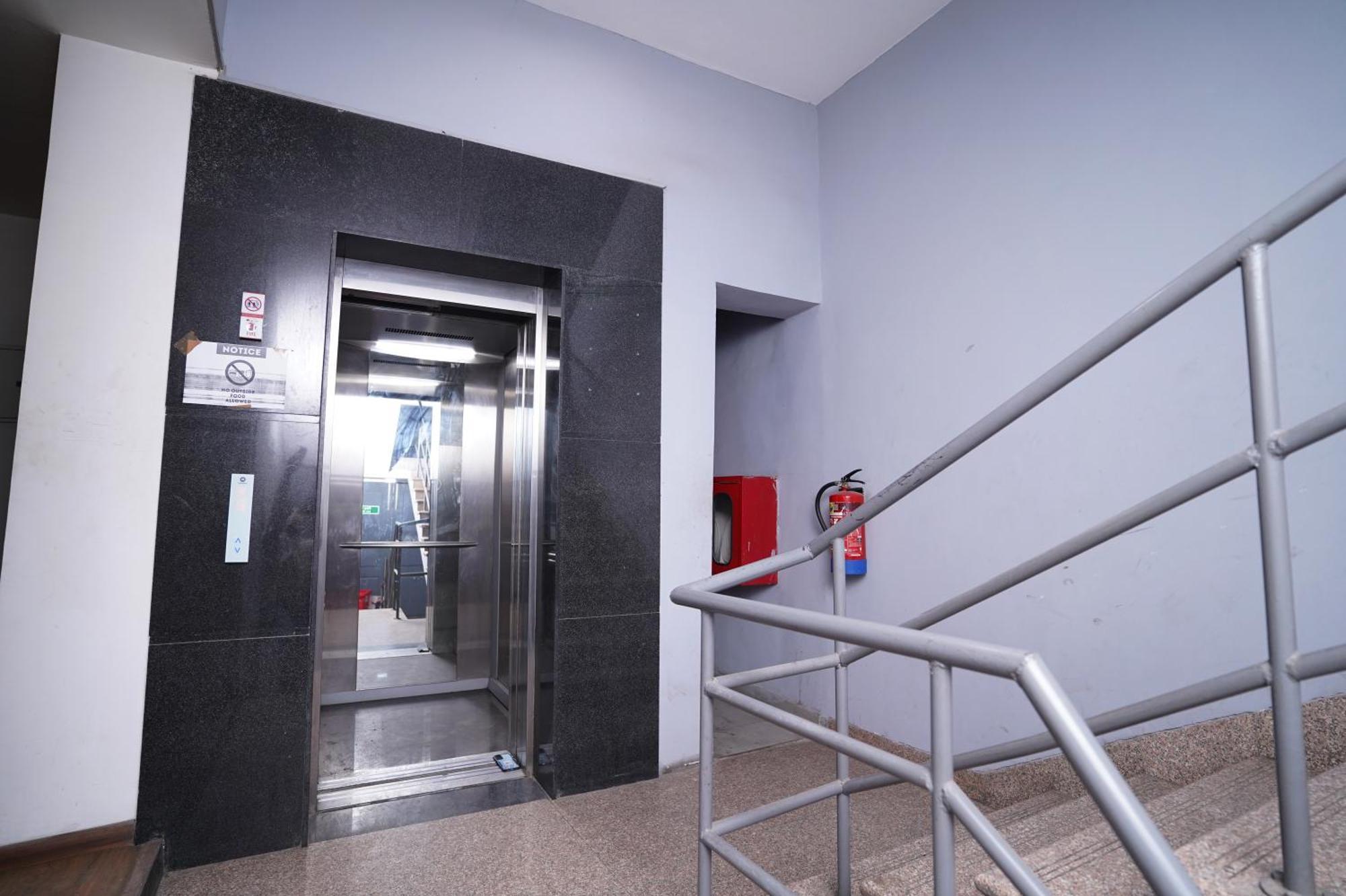 Hotel Mira Residency- Outer Ring Road, Paschim Vihar دلهي المظهر الخارجي الصورة