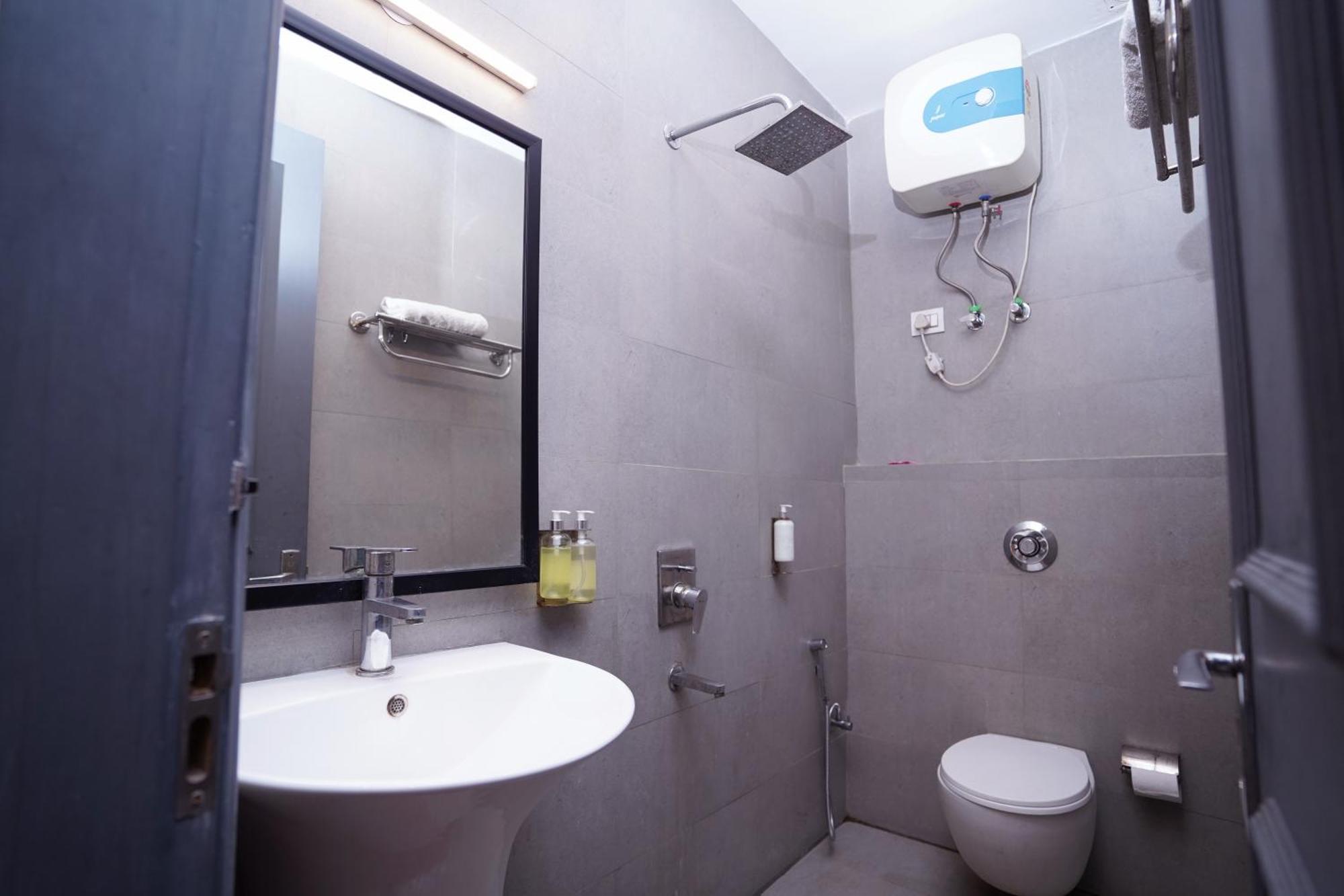 Hotel Mira Residency- Outer Ring Road, Paschim Vihar دلهي المظهر الخارجي الصورة