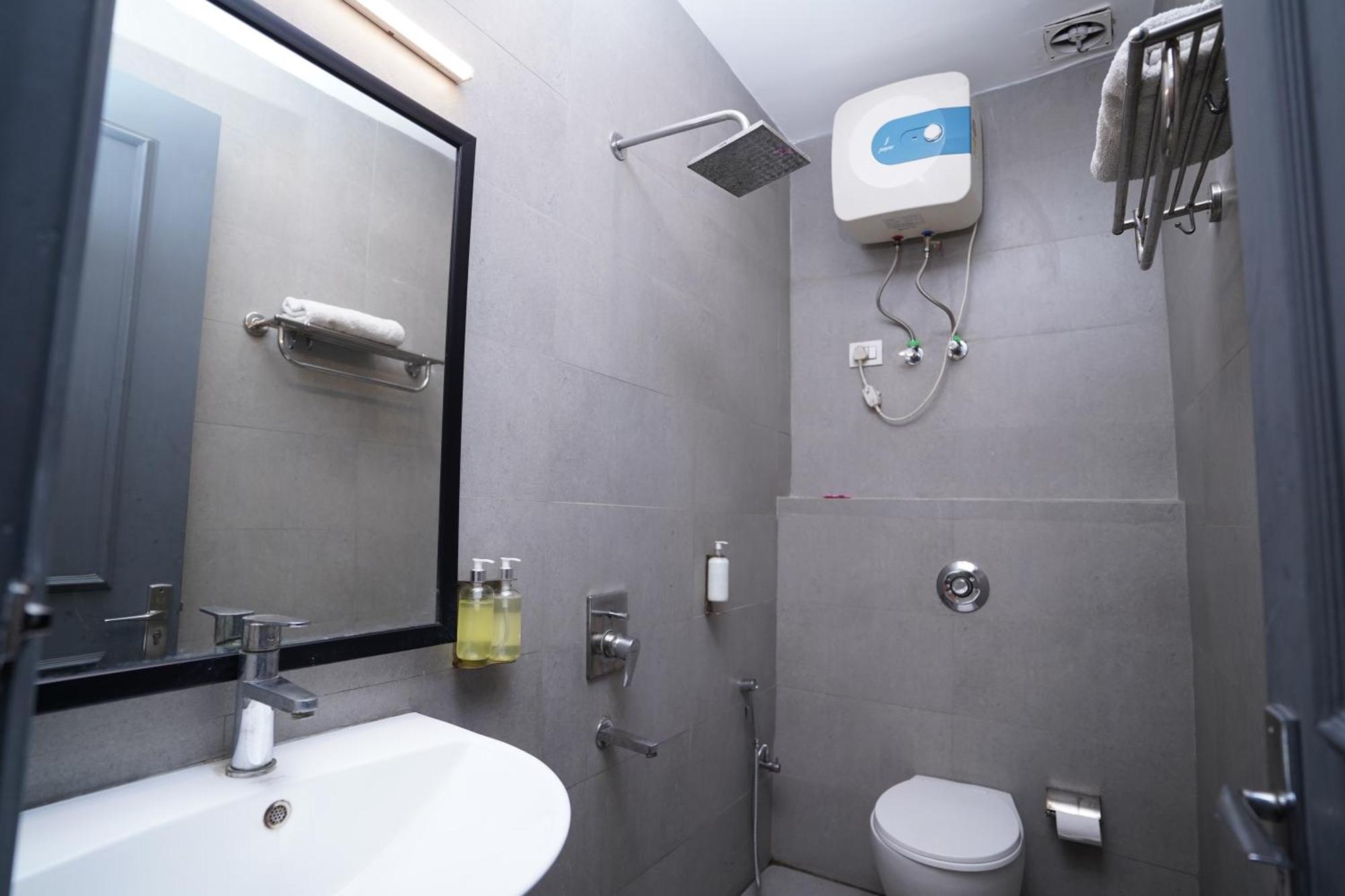 Hotel Mira Residency- Outer Ring Road, Paschim Vihar دلهي المظهر الخارجي الصورة