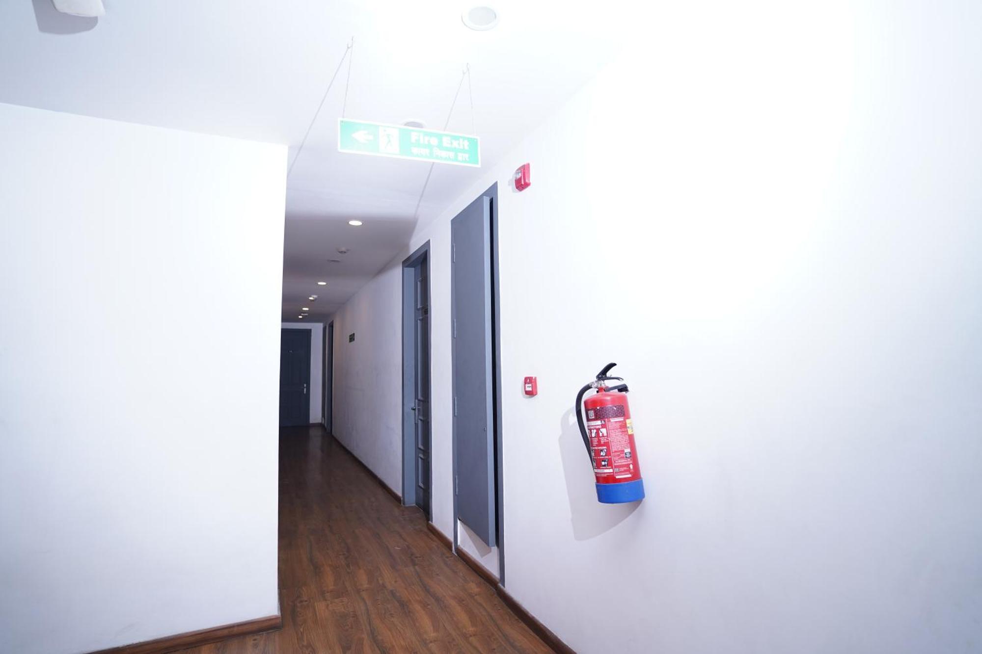 Hotel Mira Residency- Outer Ring Road, Paschim Vihar دلهي المظهر الخارجي الصورة